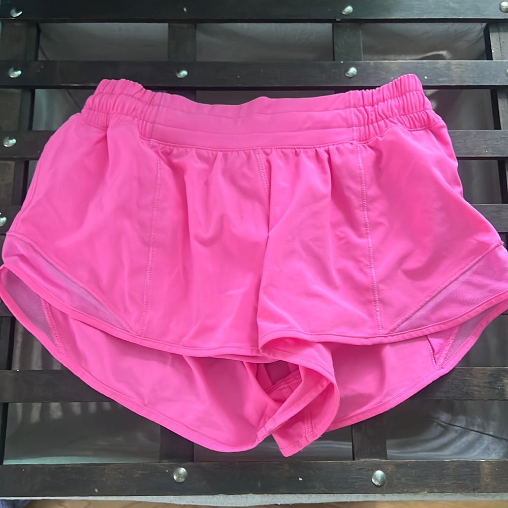Lululemon hotty hot shorts 2.5”